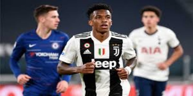 比赛综述—蓝月亮的韧性胜利-FB体育