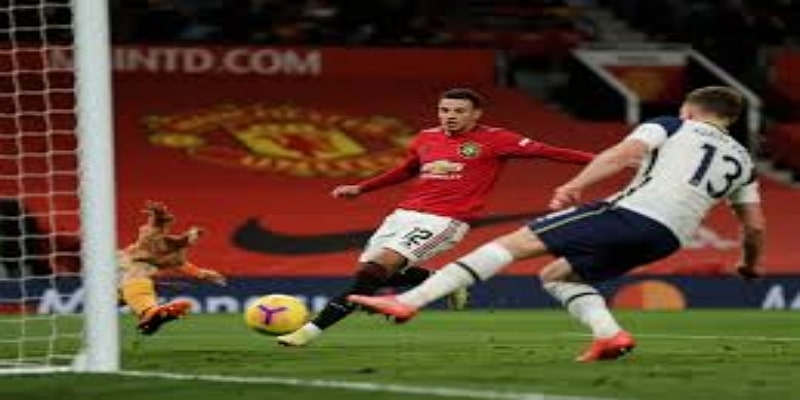 多面手的崛起：从中卫到中场核心- FB体育