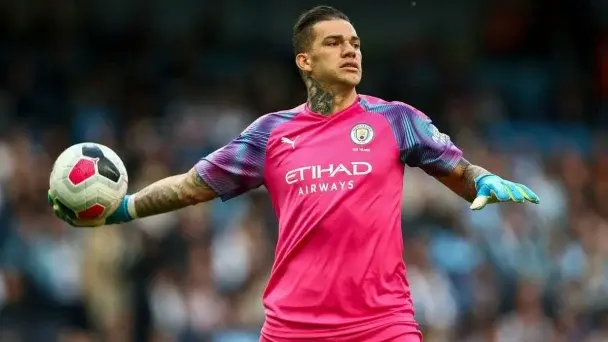 埃德森·莫赖斯的足球启程-FB体育